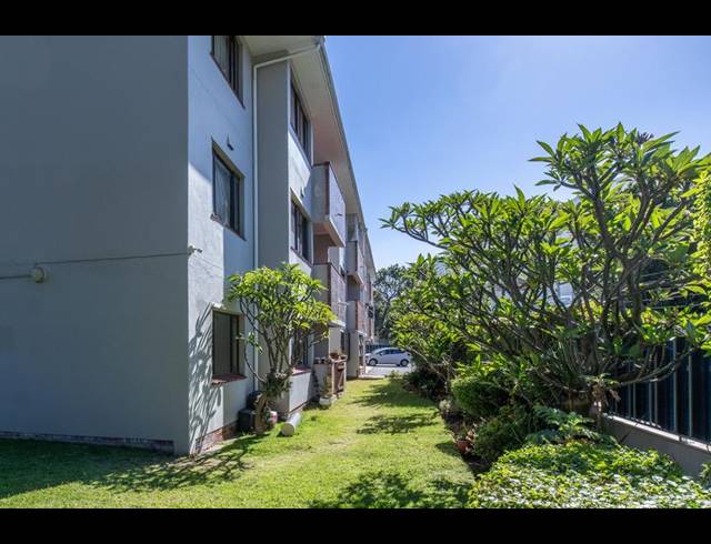 3 BEDROOM APARTMENT FOR SALE IN RONDEBOSCH VILLAGE